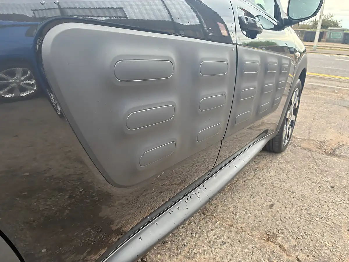 Used 2016 Citroen C4 Cactus Flair Black - Interior and Exterior details 20