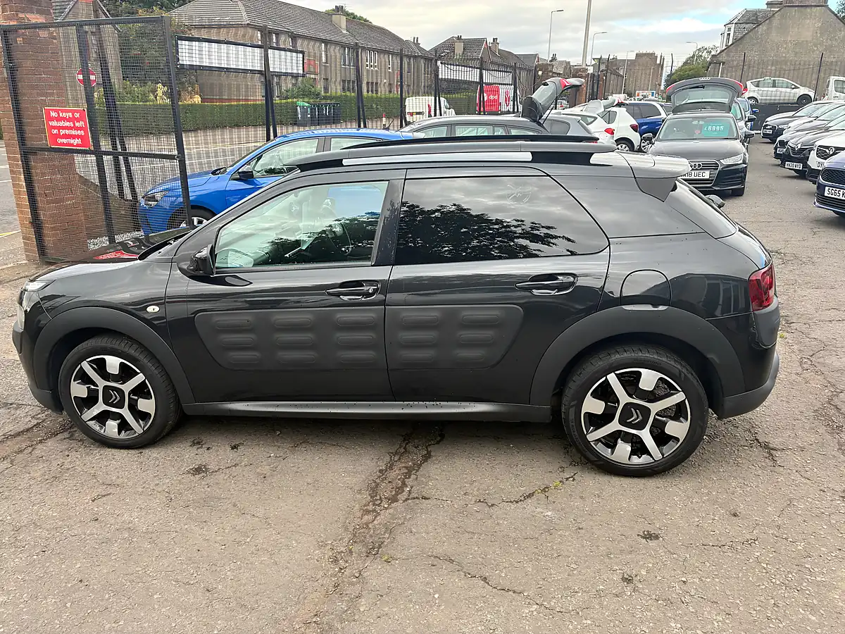 Used 2016 Citroen C4 Cactus Flair Black - Interior and Exterior details 6