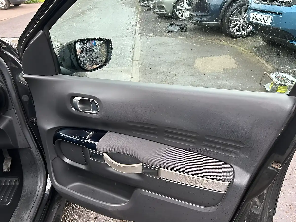 Used 2016 Citroen C4 Cactus Flair Black - Interior and Exterior details 11