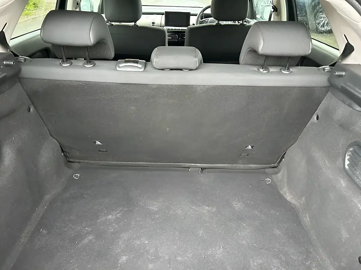 Used 2016 Citroen C4 Cactus Flair Black - Interior and Exterior details 15