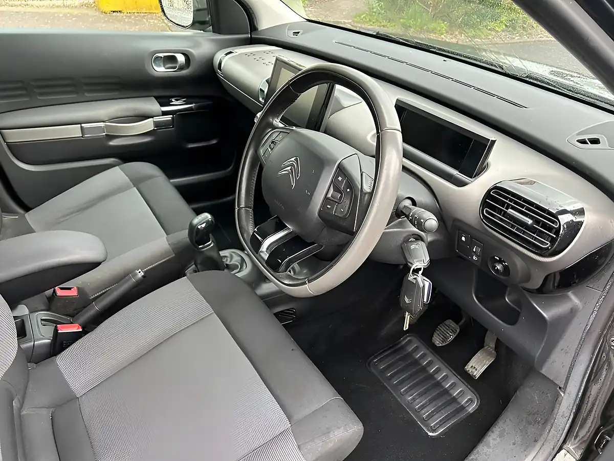 Used 2016 Citroen C4 Cactus Flair Black - Interior and Exterior details 8