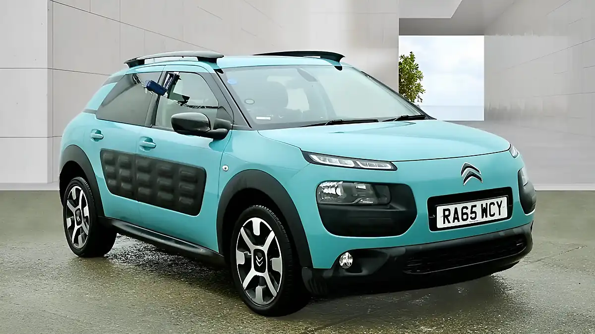 Used 2016 Citroen C4 Cactus Flair Blue - Front View