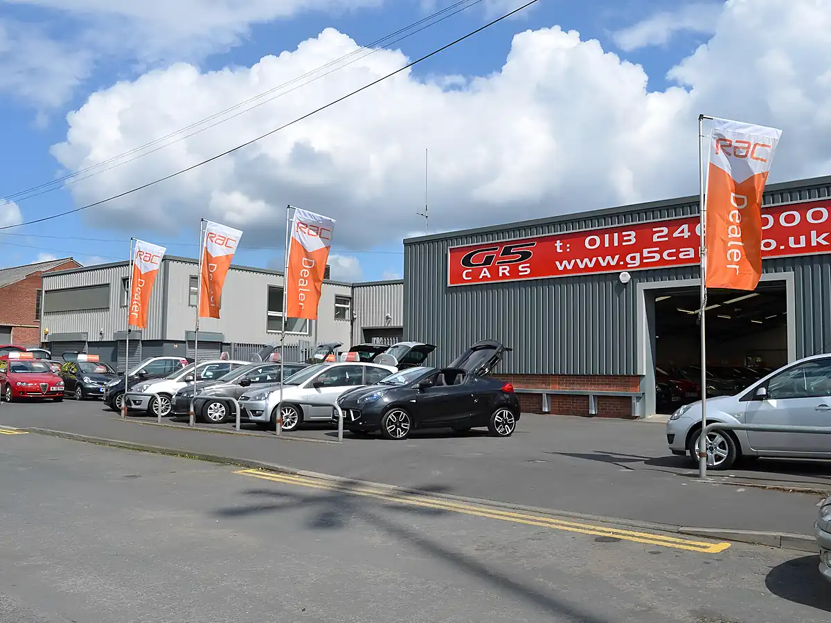 Used 2016 Citroen C4 Cactus Flair Blue - Interior and Exterior details 15