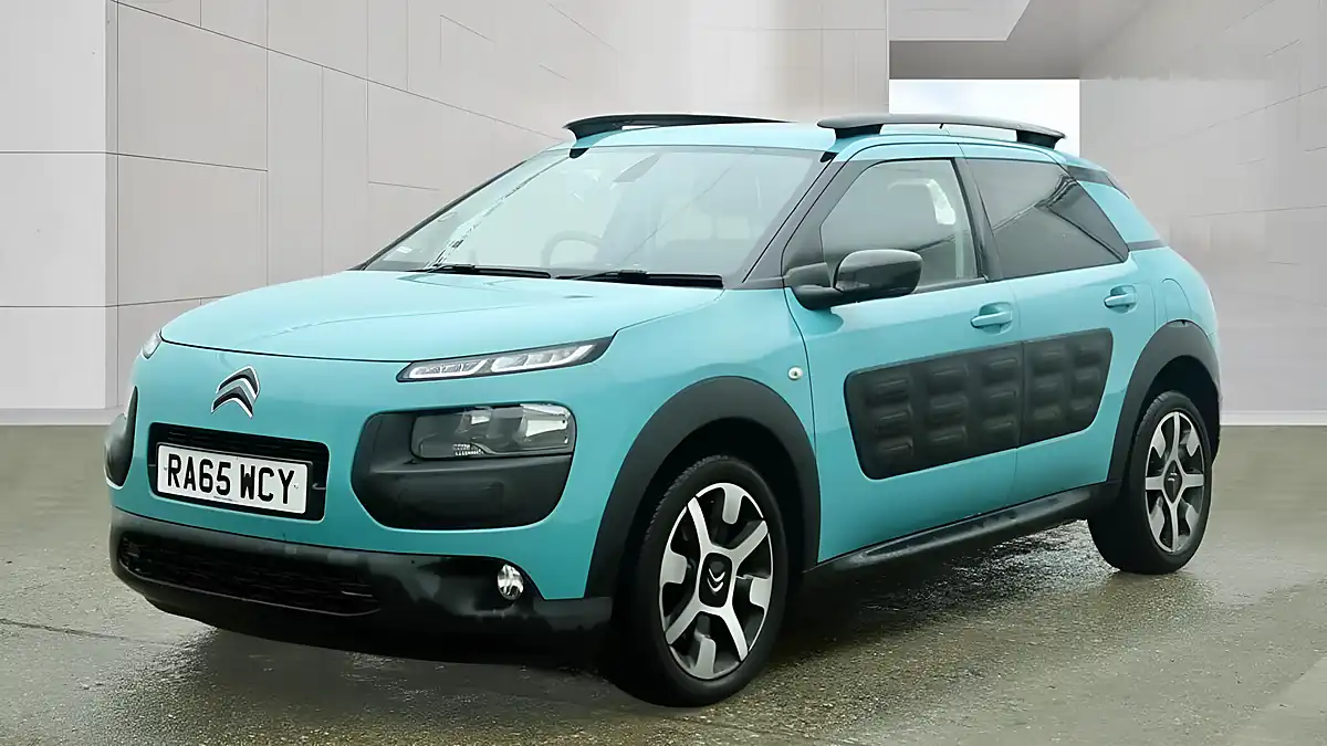 Used 2016 Citroen C4 Cactus Flair Blue - Interior and Exterior details 3