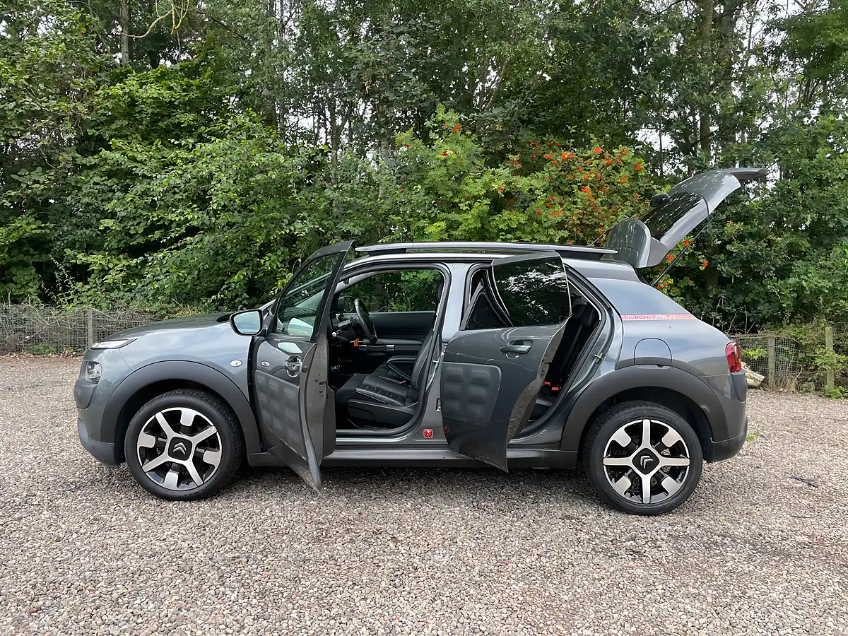 Used 2016 Citroen C4 Cactus Flair Edition Grey - Interior and Exterior details 7