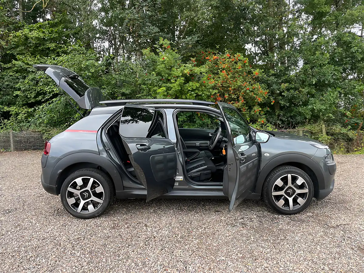 Used 2016 Citroen C4 Cactus Flair Edition Grey - Interior and Exterior details 8