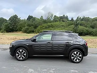 Used 2016 Citroen C4 Cactus Flair Edition Obsidian Black - Interior and Exterior details 4
