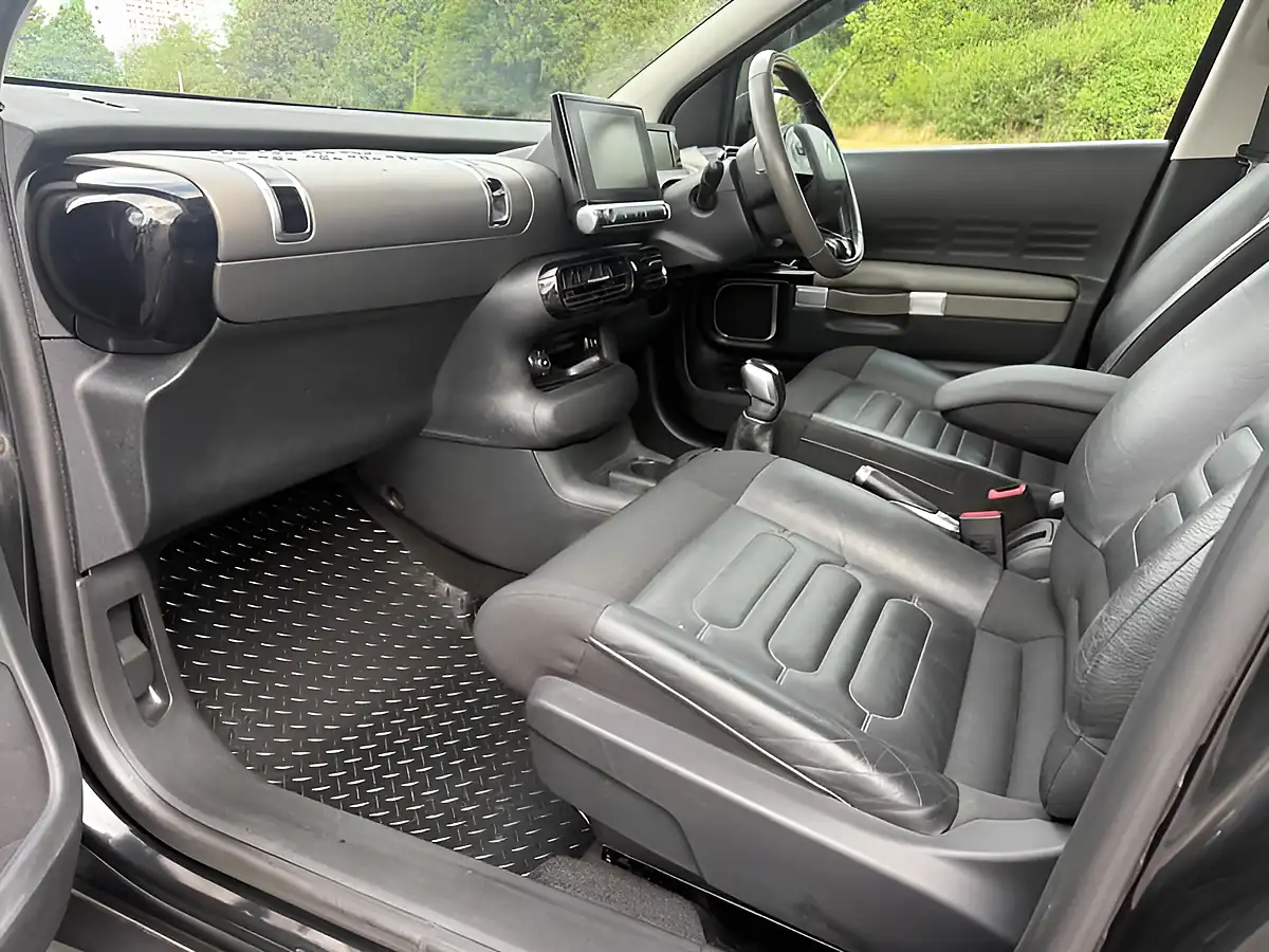 Used 2016 Citroen C4 Cactus Flair Edition Obsidian Black - Interior and Exterior details 7