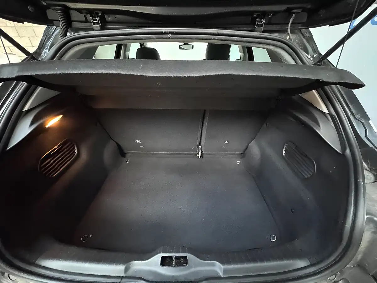 Used 2016 Citroen C4 Cactus Flair Edition Obsidian Black - Interior and Exterior details 20