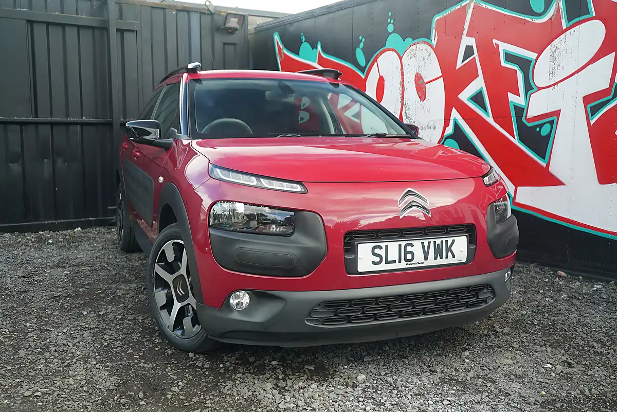 Used 2016 Citroen C4 Cactus Flair Edition Red - Interior and Exterior details 3