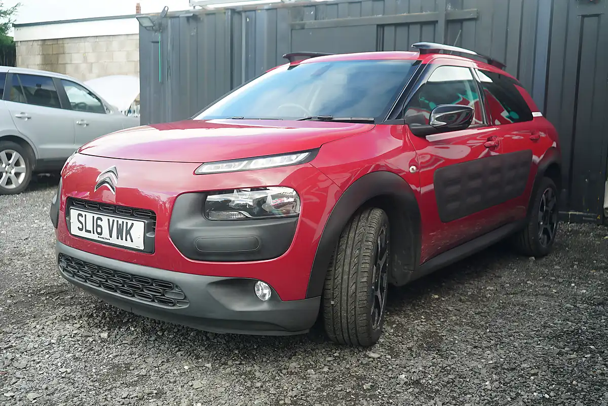 Used 2016 Citroen C4 Cactus Flair Edition Red - Interior and Exterior details 8