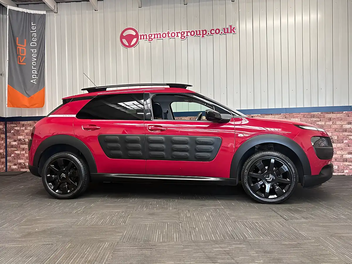 Used 2016 Citroen C4 Cactus Flair Edition Red - Interior and Exterior details 10