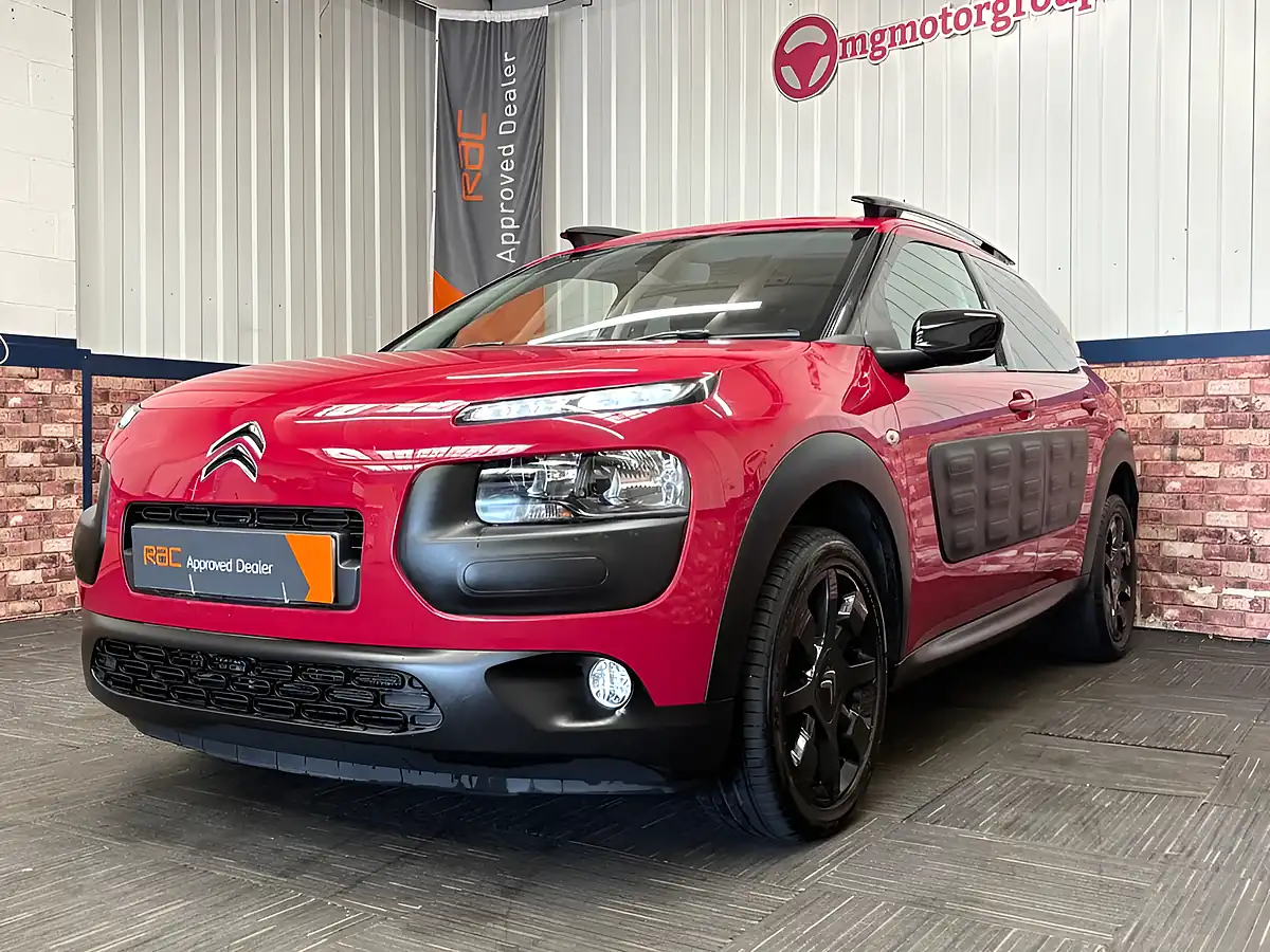 Used 2016 Citroen C4 Cactus Flair Edition Red - Interior and Exterior details 11