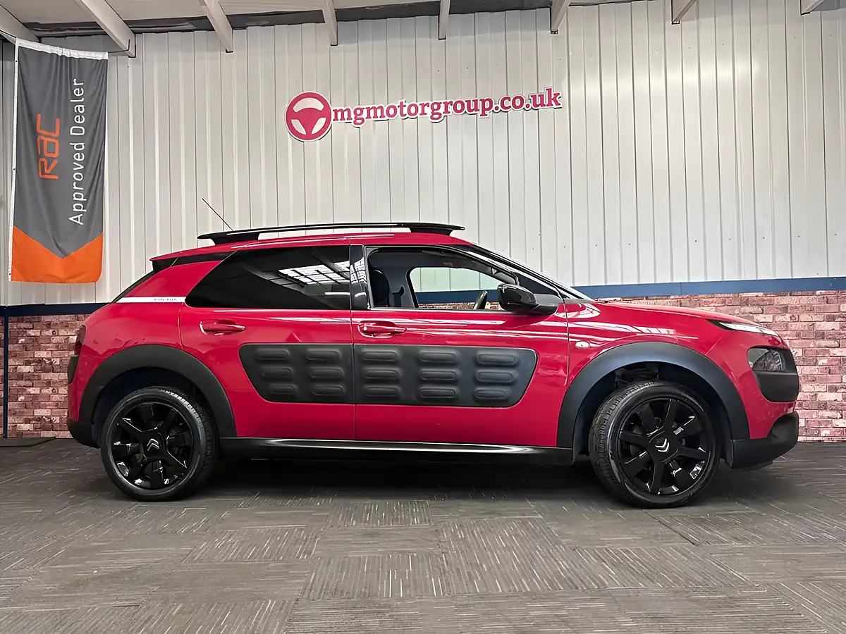Used 2016 Citroen C4 Cactus Flair Edition Red - Interior and Exterior details 3