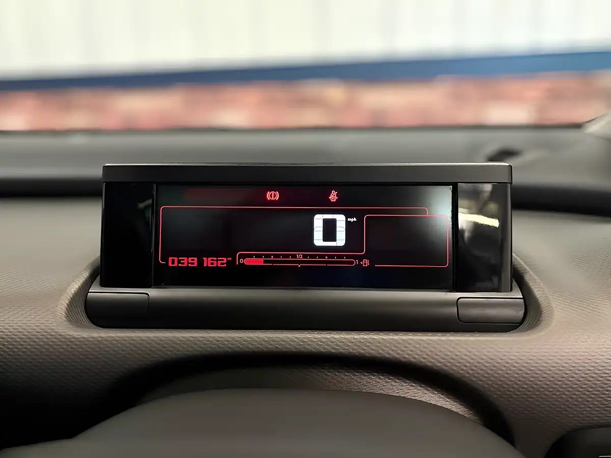 Used 2016 Citroen C4 Cactus Flair Edition Red - Interior and Exterior details 8