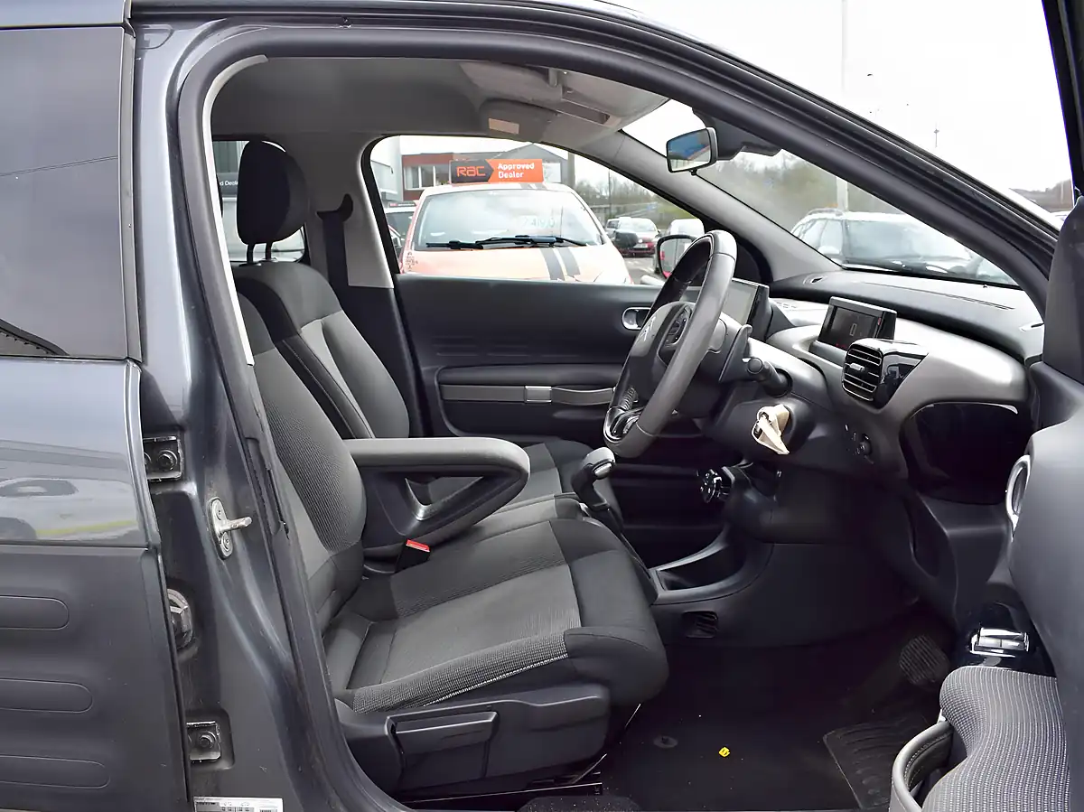 Used 2016 Citroen C4 Cactus Flair Grey - Interior and Exterior details 11