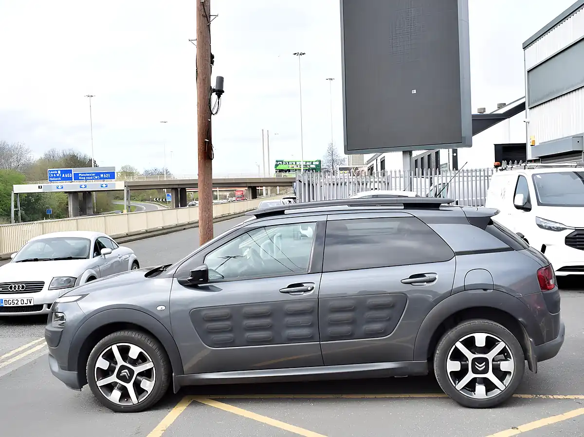 Used 2016 Citroen C4 Cactus Flair Grey - Interior and Exterior details 4
