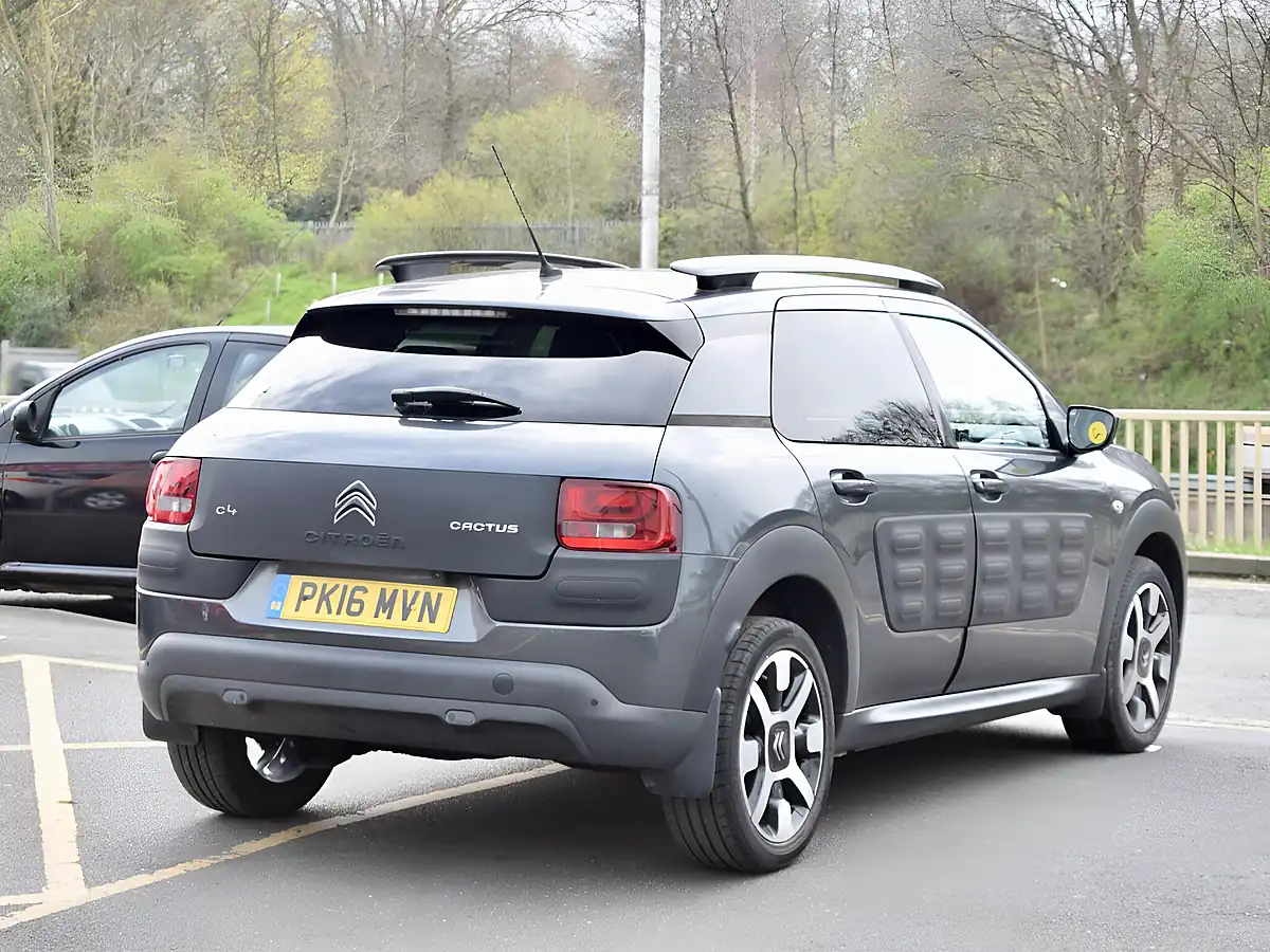 Used 2016 Citroen C4 Cactus Flair Grey - Interior and Exterior details 8