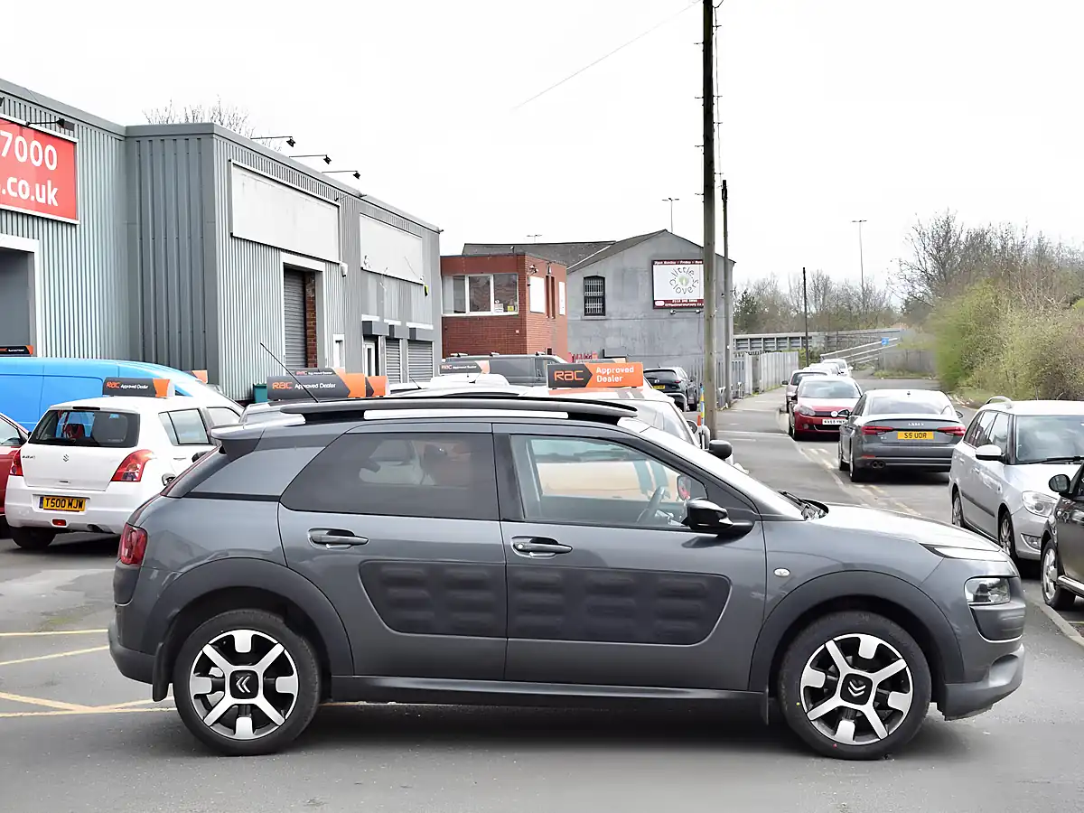 Used 2016 Citroen C4 Cactus Flair Grey - Interior and Exterior details 9