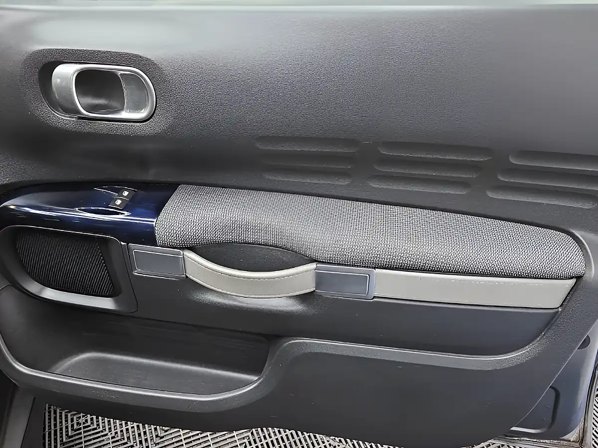 Used 2016 Citroen C4 Cactus Flair Grey - Interior and Exterior details 18