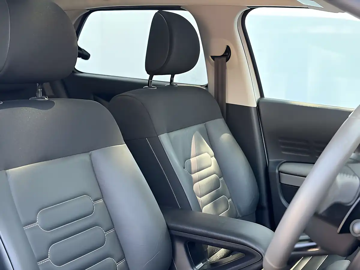 Used 2016 Citroen C4 Cactus Flair Pearl White - Interior and Exterior details 10