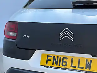 Used 2016 Citroen C4 Cactus Flair Pearl White - Interior and Exterior details 14