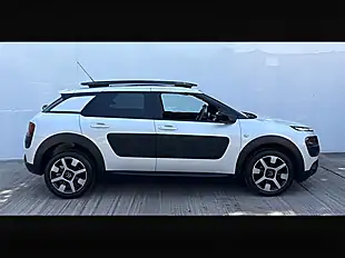 Used 2016 Citroen C4 Cactus Flair Pearl White - Interior and Exterior details 2