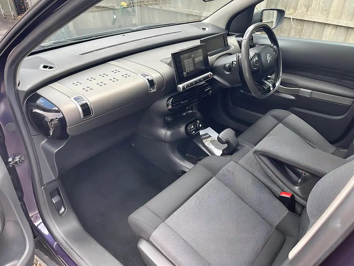 Used 2016 Citroen C4 Cactus Flair Purple - Interior and Exterior details 12