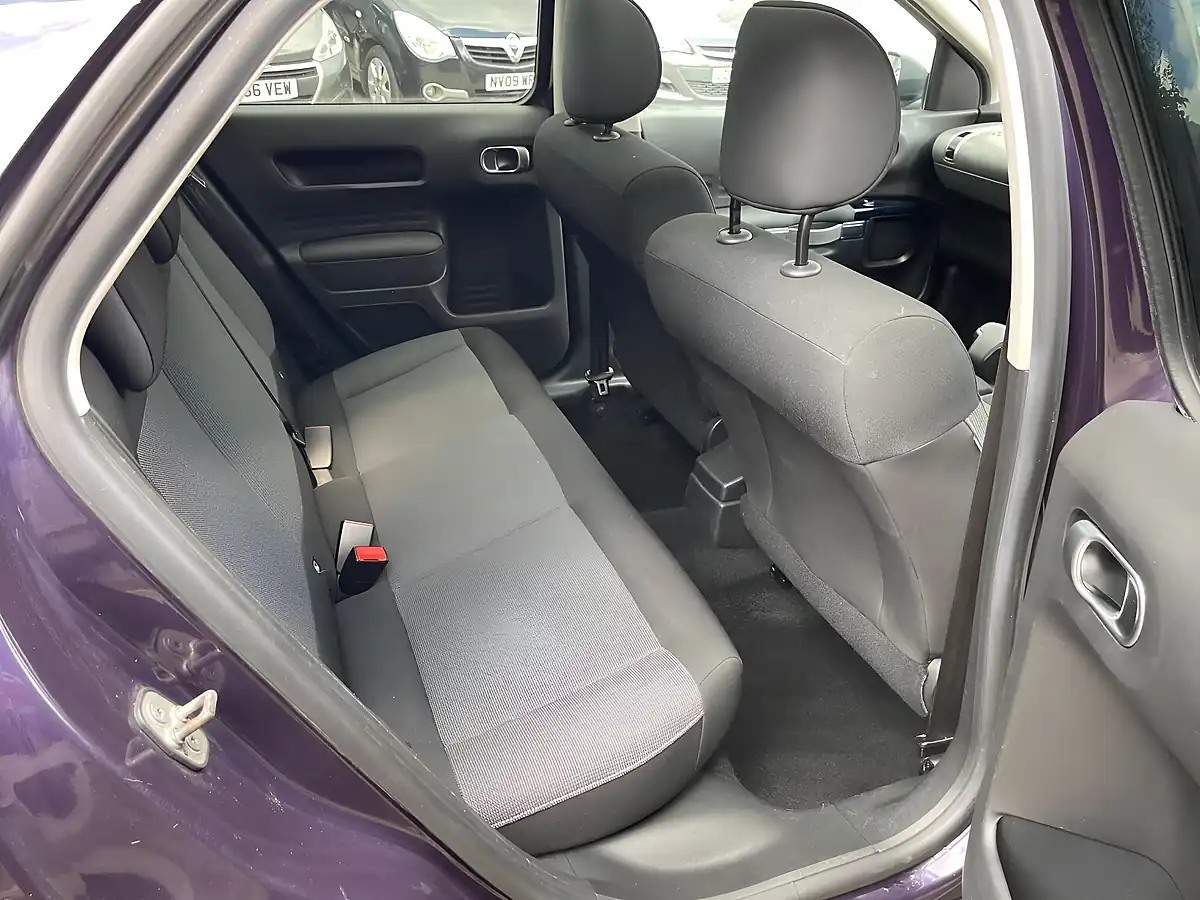 Used 2016 Citroen C4 Cactus Flair Purple - Interior and Exterior details 13