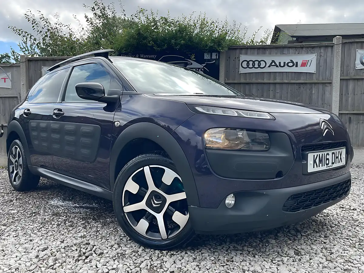 Used 2016 Citroen C4 Cactus Flair Purple - Interior and Exterior details 14