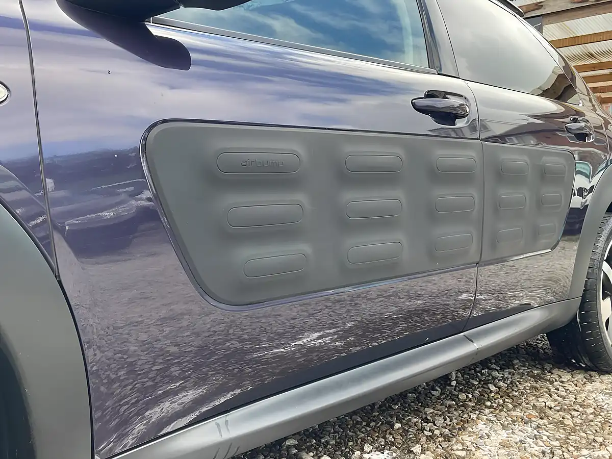 Used 2016 Citroen C4 Cactus Flair Purple - Interior and Exterior details 16