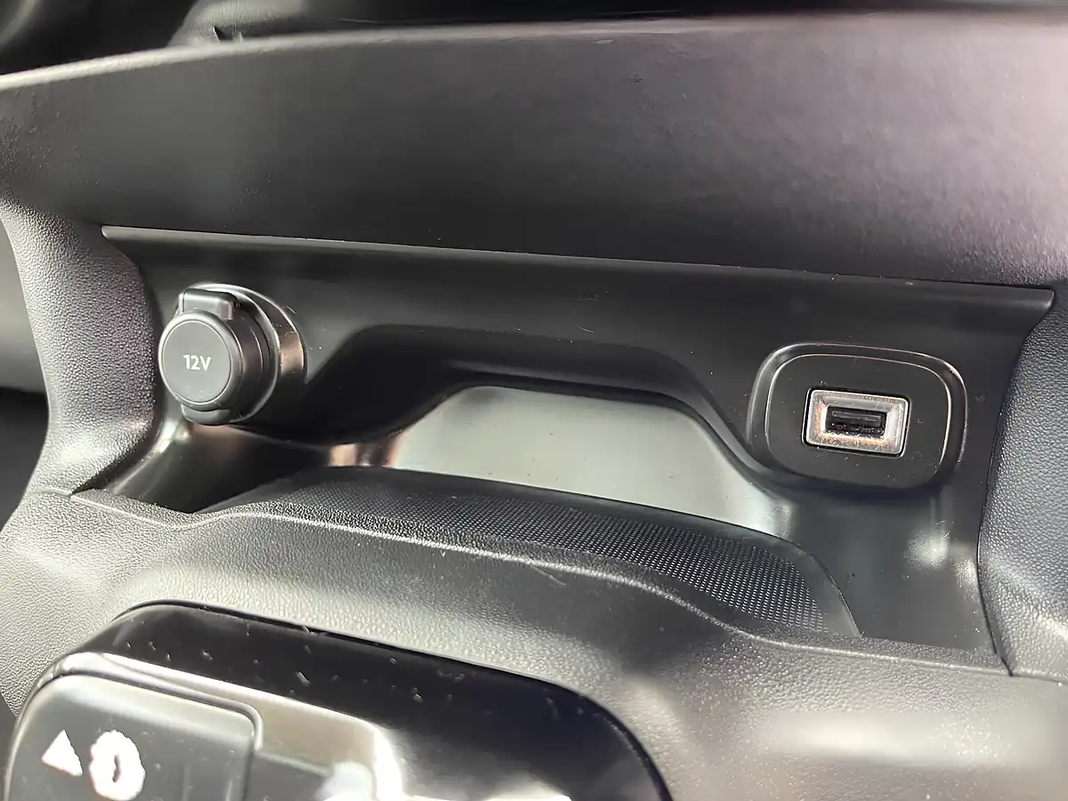 Used 2016 Citroen C4 Cactus Flair Purple - Interior and Exterior details 18