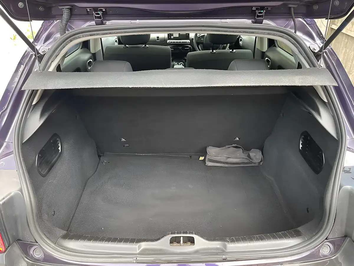 Used 2016 Citroen C4 Cactus Flair Purple - Interior and Exterior details 19