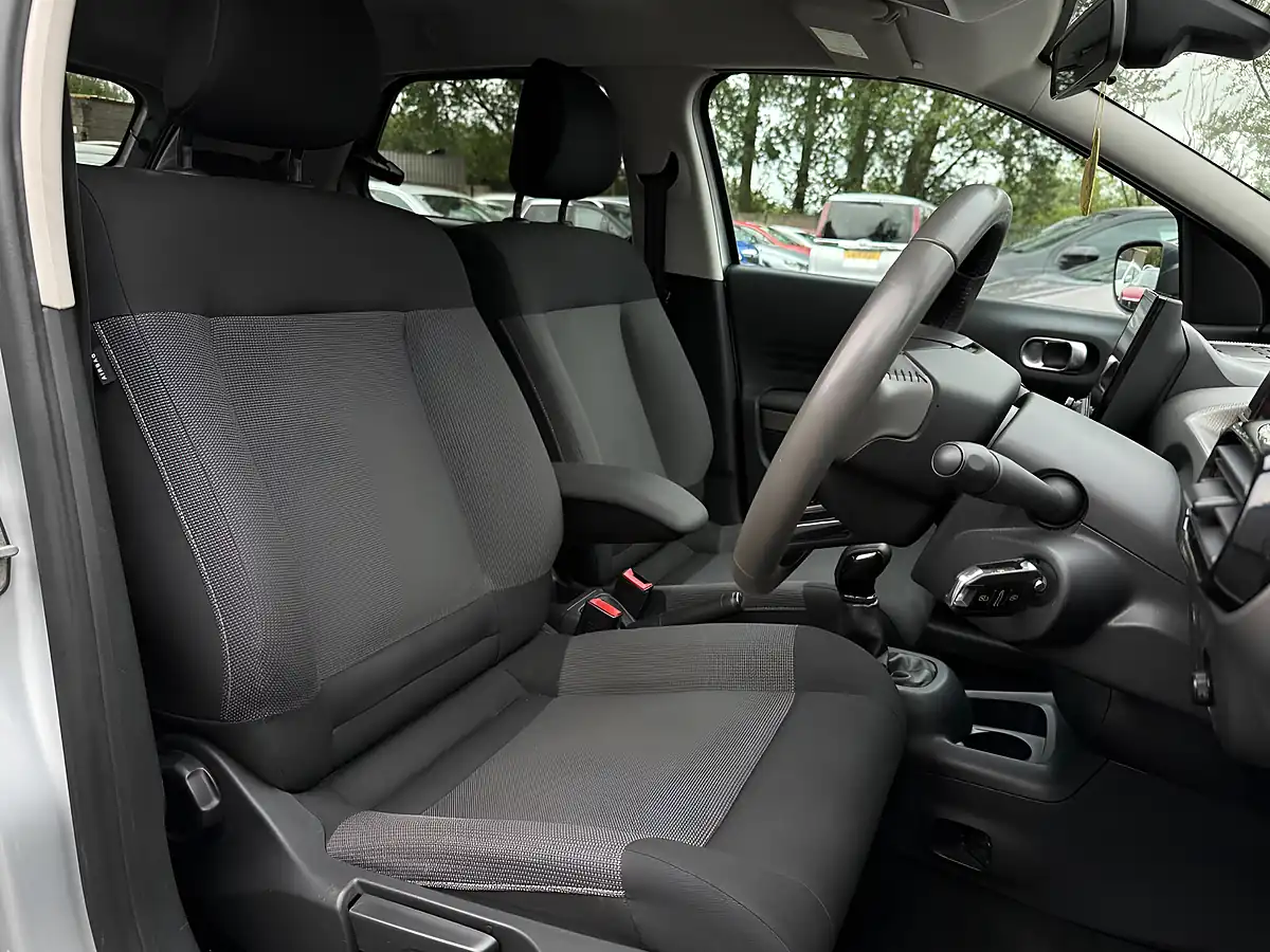 Used 2016 Citroen C4 Cactus Flair Silver - Interior and Exterior details 10