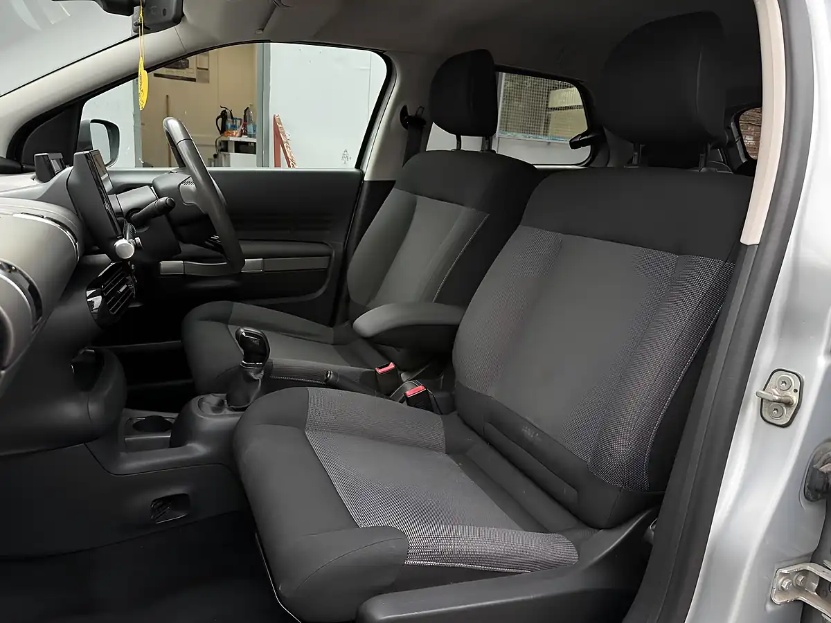 Used 2016 Citroen C4 Cactus Flair Silver - Interior and Exterior details 11