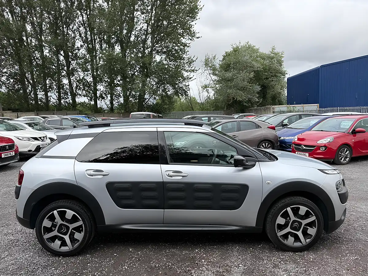 Used 2016 Citroen C4 Cactus Flair Silver - Interior and Exterior details 9