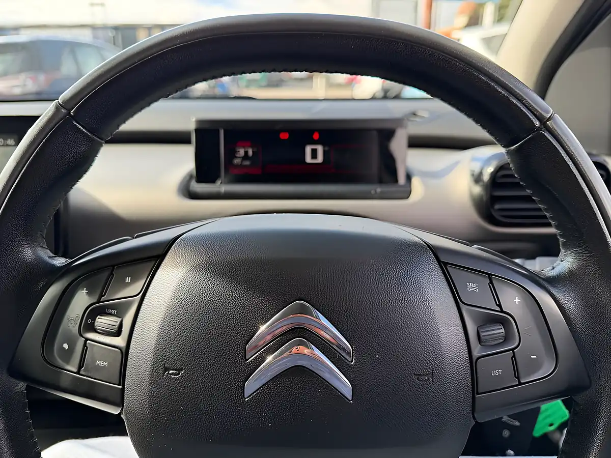 Used 2016 Citroen C4 Cactus Flair Silver - Interior and Exterior details 12