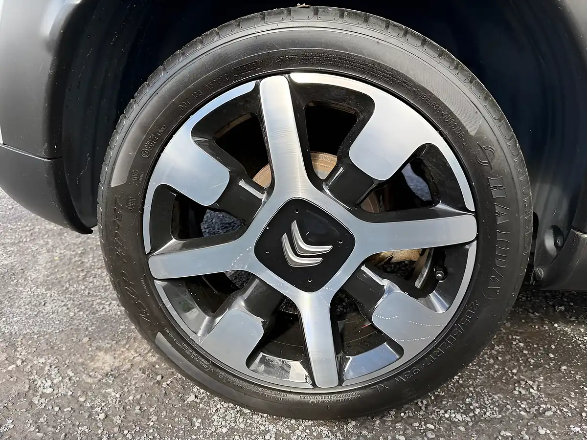 Used 2016 Citroen C4 Cactus Flair Silver - Interior and Exterior details 18