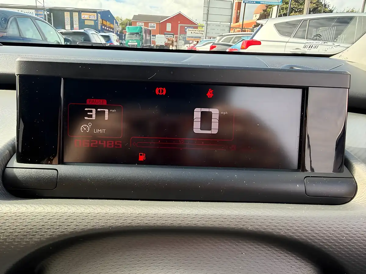 Used 2016 Citroen C4 Cactus Flair Silver - Interior and Exterior details 4