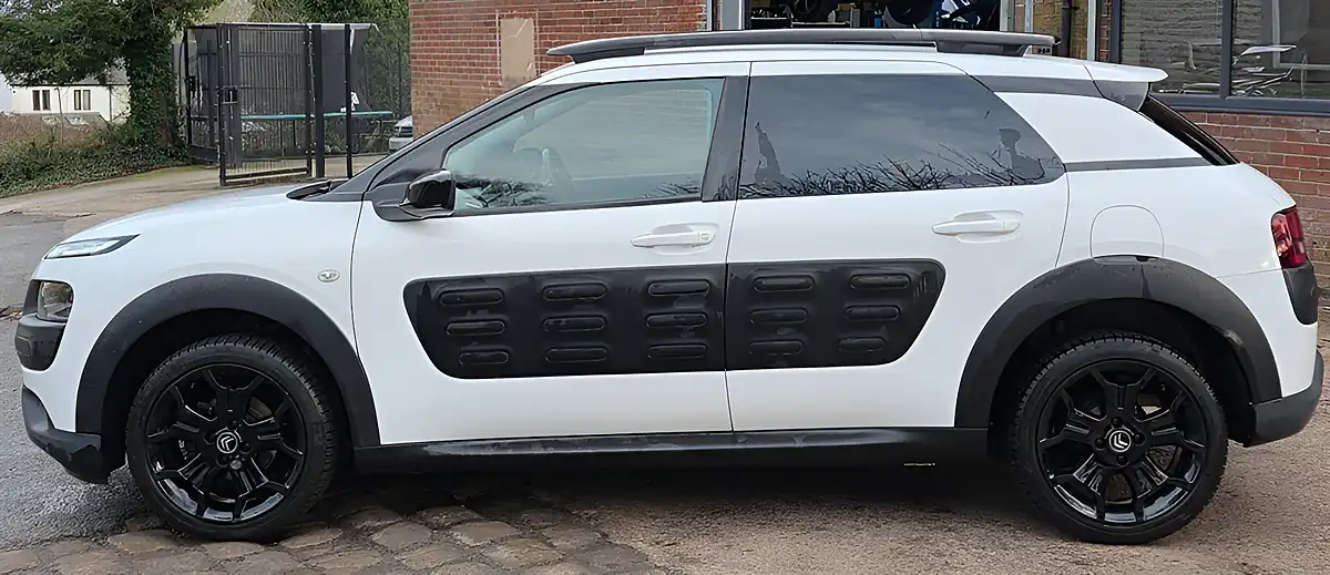 Used 2016 Citroen C4 Cactus Flair White - Interior and Exterior details 9