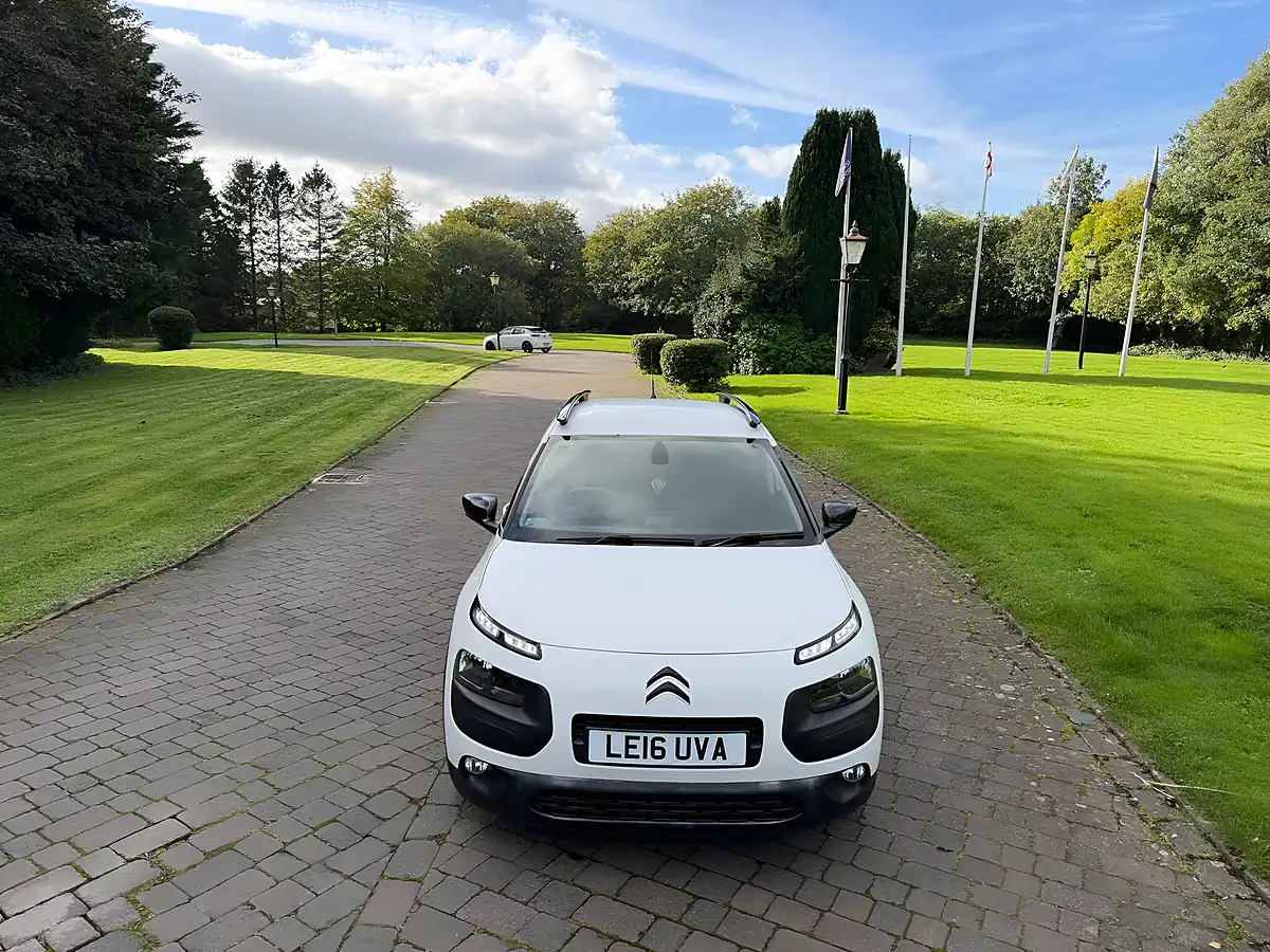 Used 2016 Citroen C4 Cactus Flair White - Interior and Exterior details 10