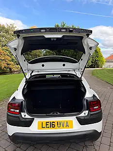 Used 2016 Citroen C4 Cactus Flair White - Interior and Exterior details 17