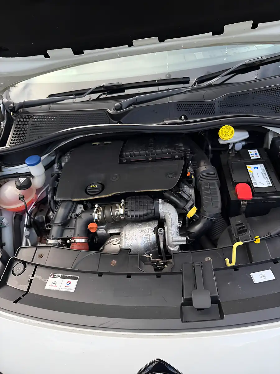 Used 2016 Citroen C4 Cactus Flair White - Interior and Exterior details 20