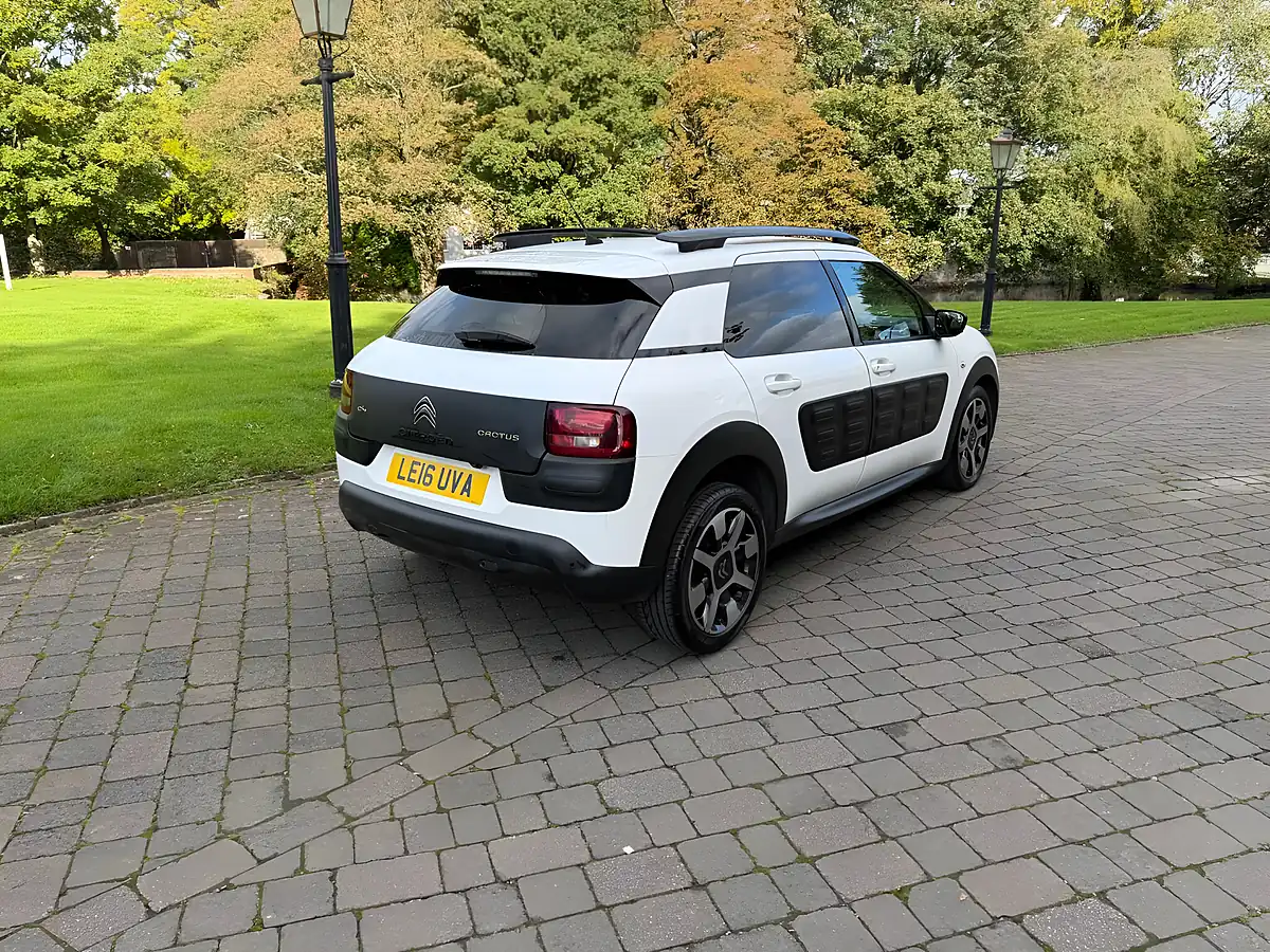 Used 2016 Citroen C4 Cactus Flair White - Interior and Exterior details 4