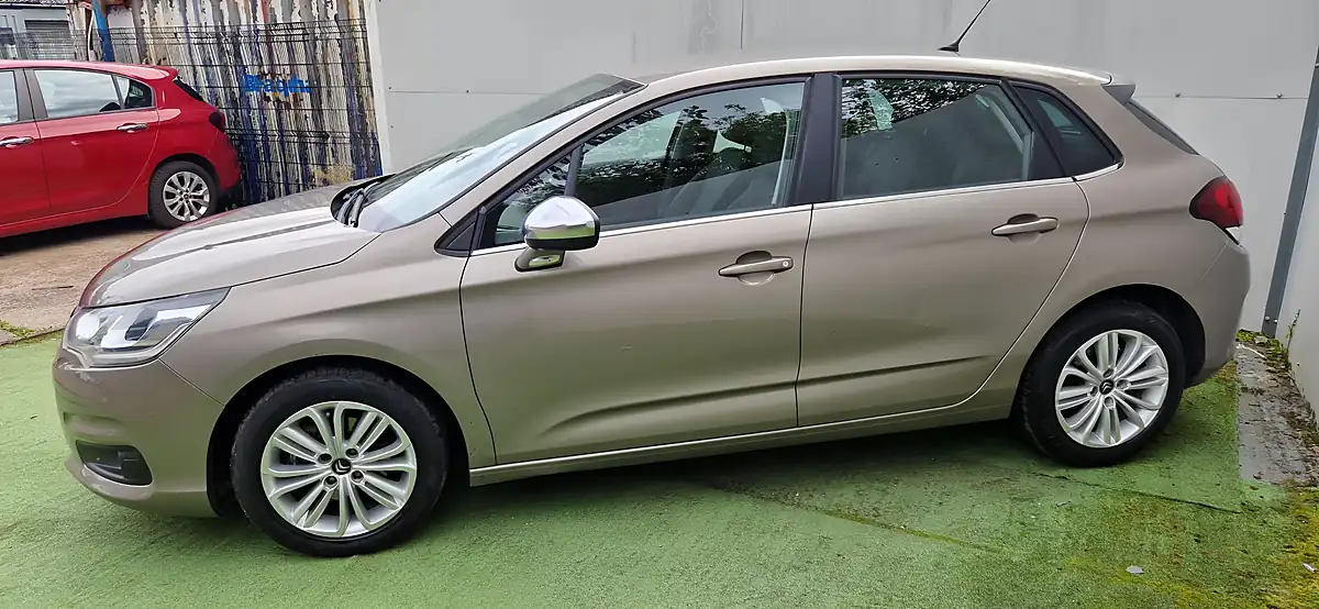 Used 2016 Citroen C4 Flair Grey - Interior and Exterior details 6