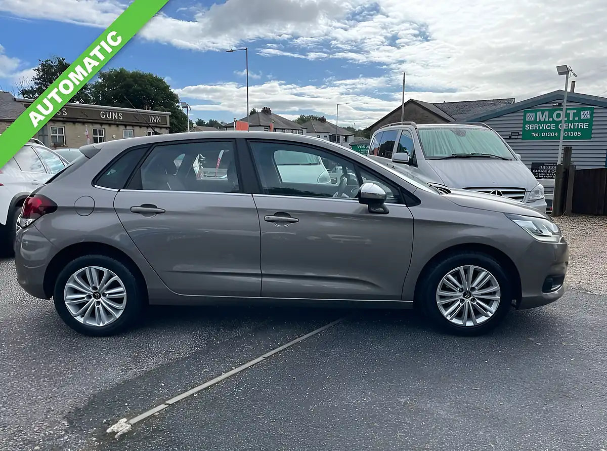 Used 2016 Citroen C4 Flair Grey - Front View