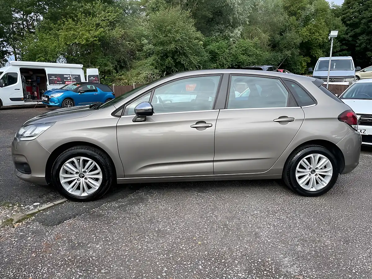 Used 2016 Citroen C4 Flair Grey - Interior and Exterior details 5