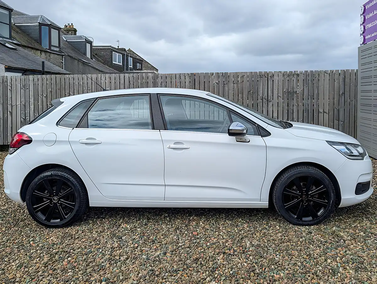 Used 2016 Citroen C4 Flair White - Interior and Exterior details 14