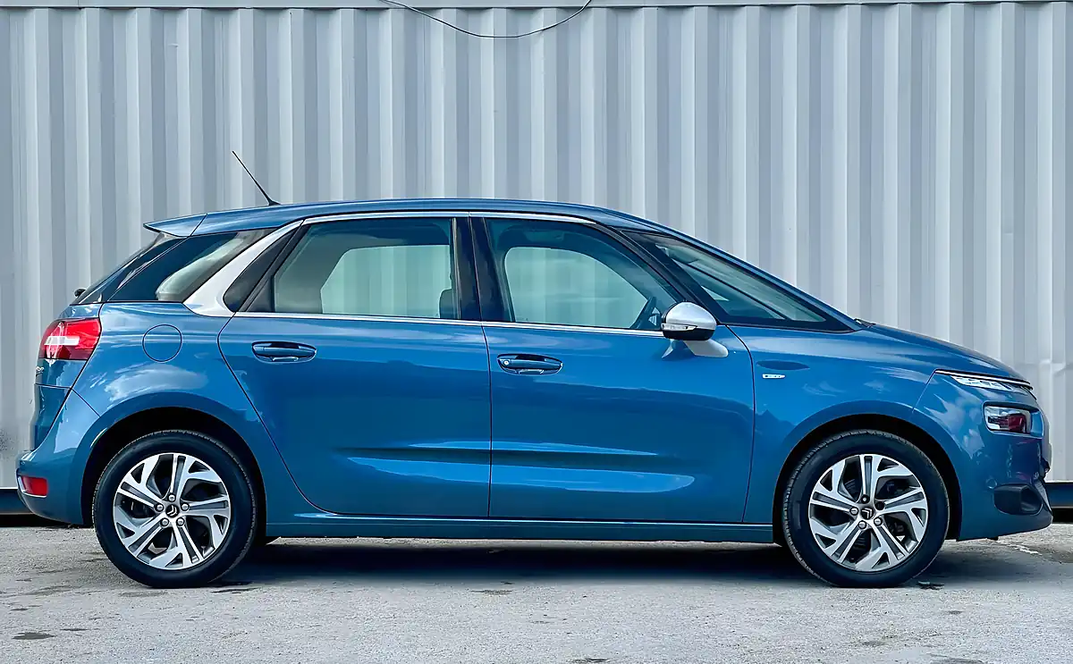 Used 2016 Citroen C4 Picasso Exclusive Blue - Interior and Exterior details 11
