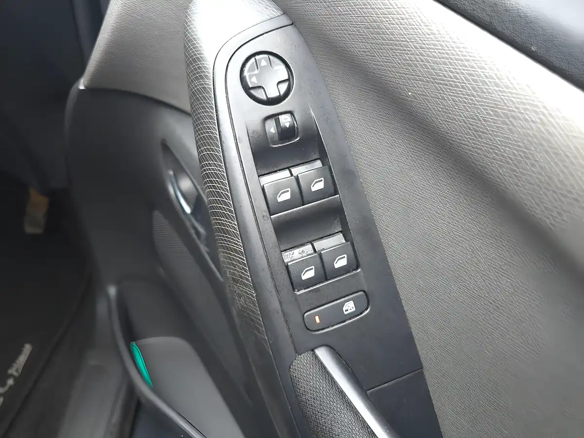 Used 2016 Citroen C4 Picasso Exclusive Grey - Interior and Exterior details 17